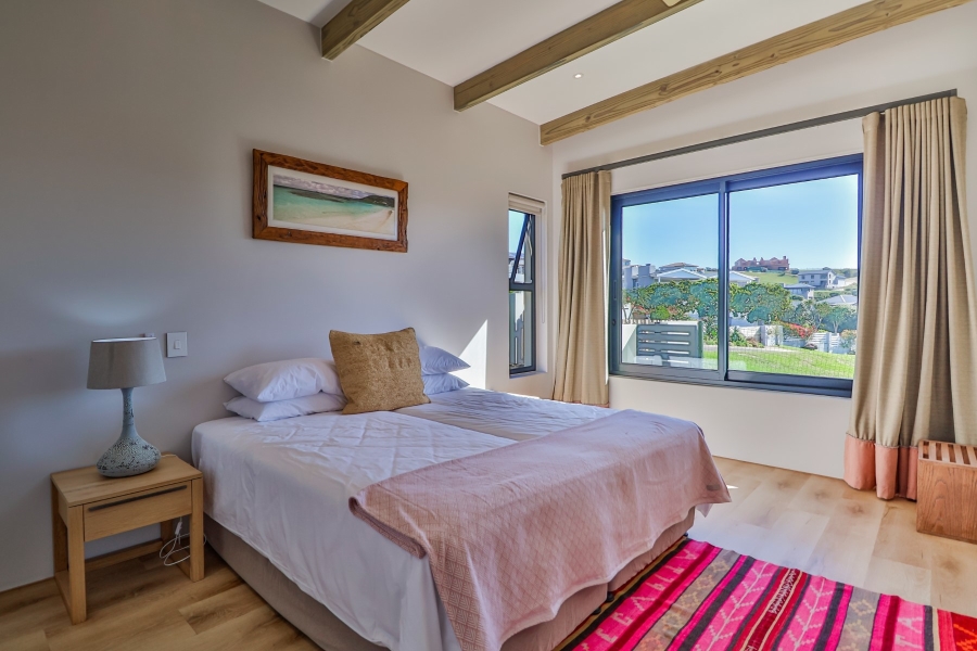 4 Bedroom Property for Sale in Whale Rock Hill Western Cape